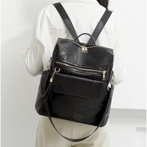 Fashion backpack in black and gold - NEW